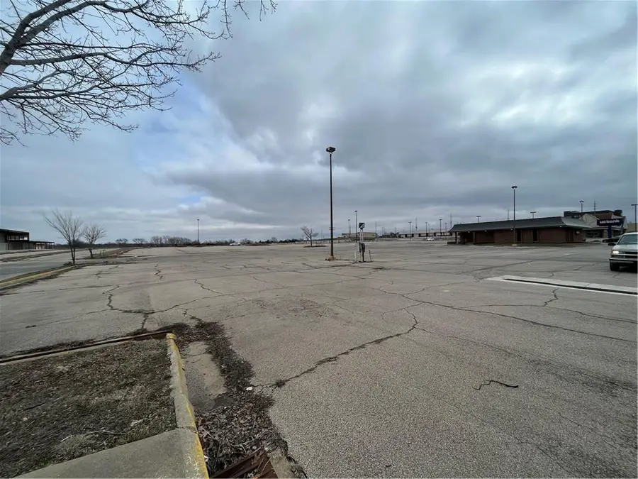 3500-3600 SW Topeka Boulevard, Topeka, KS 66611 - Image #2