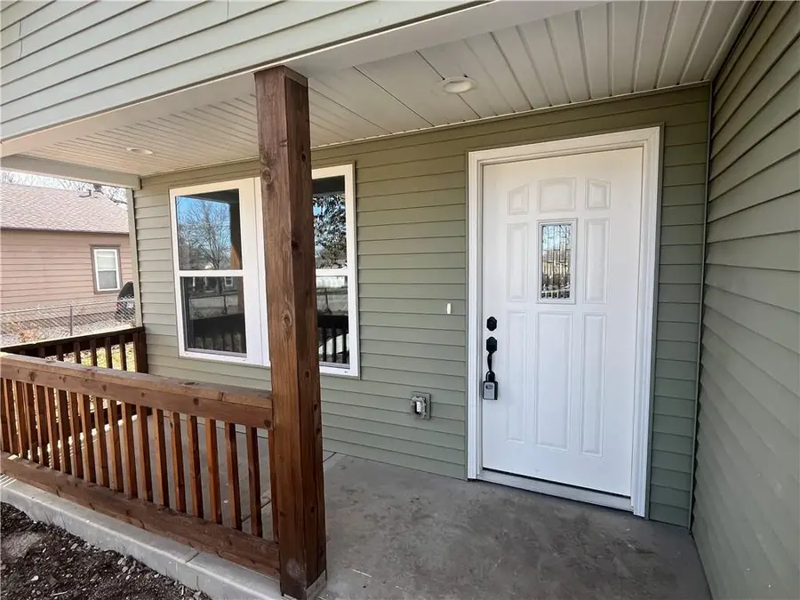 831 Pacific Avenue, Osawatomie, KS 66064 - Image #2