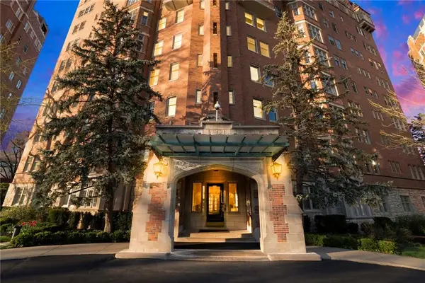 5049 Wornall Road #4D, Kansas City, MO 64112