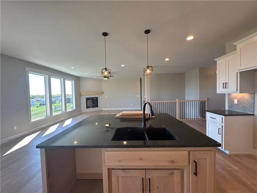 12915 N Champanel Way, Platte City, MO 64079 - Image #2