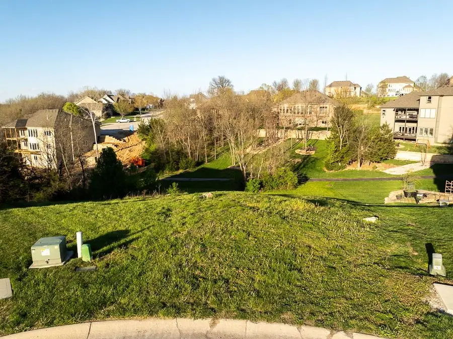 2200 SE Pine Gate Circle, Blue Springs, MO 64014 - Image #2