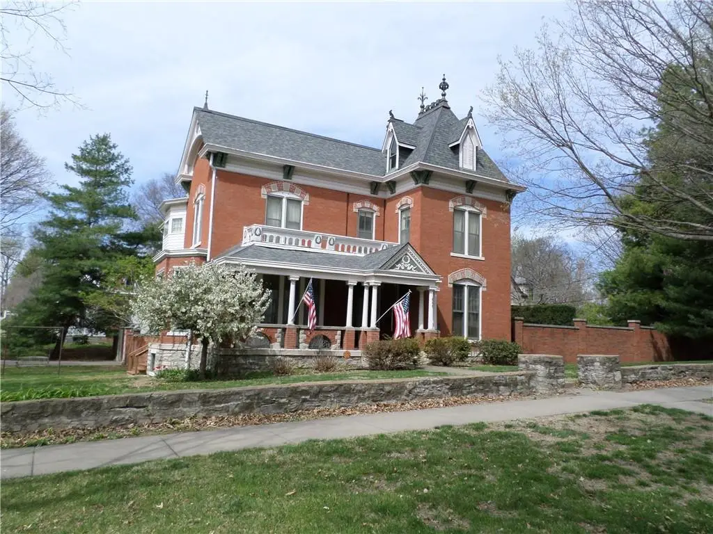 805 N 4 Street, Atchison, KS 66002 - Image #1