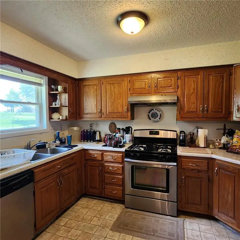 2206 N Swisher Drive, Clinton, MO 64735 - Image #3