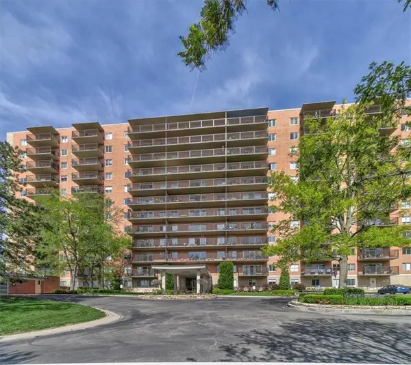 4550 Warwick Boulevard #106, Kansas City, MO 64111