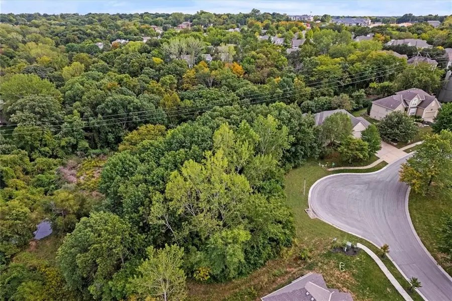 5703 Cottonwood Street, Shawnee, KS 66216 - Image #2