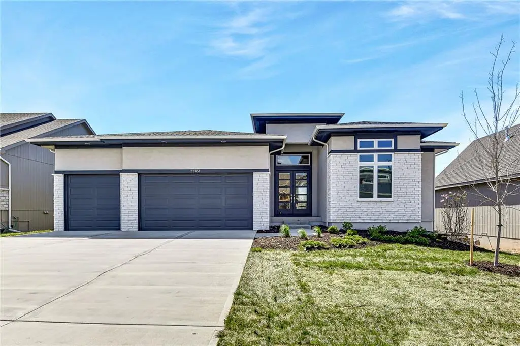 22051 W 100th Terrace, Lenexa, KS 66220 - Image #1