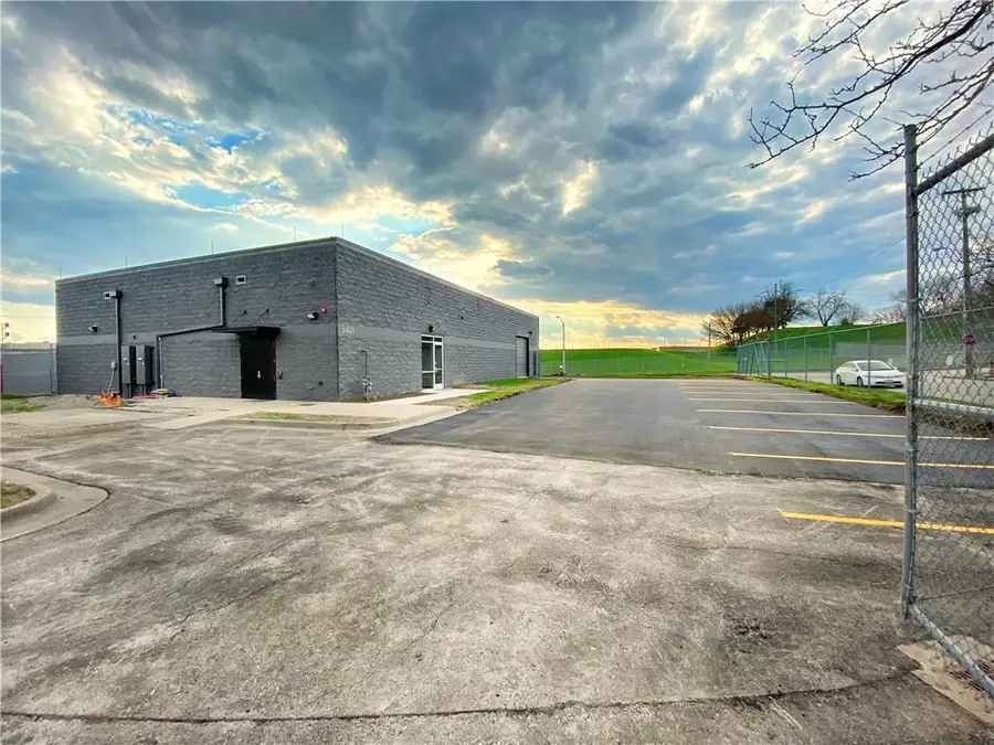 2401 Holly Street, Kansas City, MO 64108 - Image #2