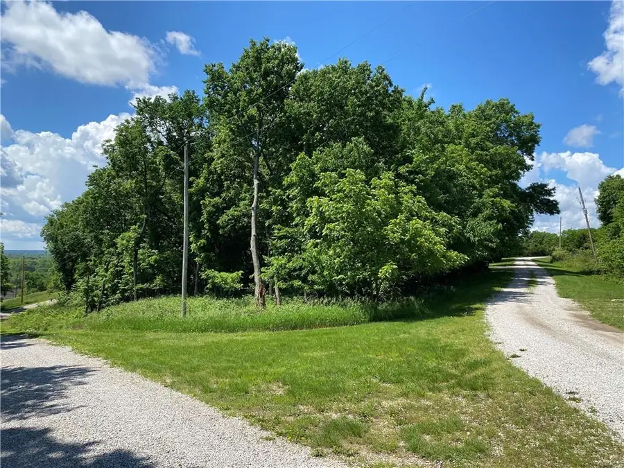 6 Meadowbrook Drive, Linn Valley, KS 66040 - Image #2