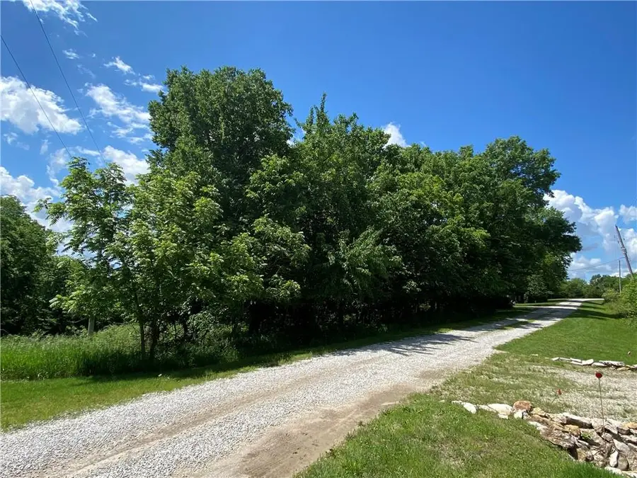 6 Meadowbrook Drive, Linn Valley, KS 66040 - Image #3