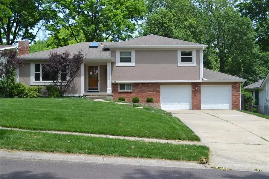 5908 W 94th Terrace, Overland Park, KS 66207 - Image #2