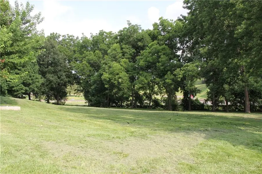 2117 S 18th Street, Saint Joseph, MO 64503 - Image #2