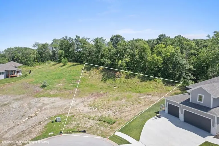 12215 Walnut Street, Kansas City, MO 64146 - Image #1