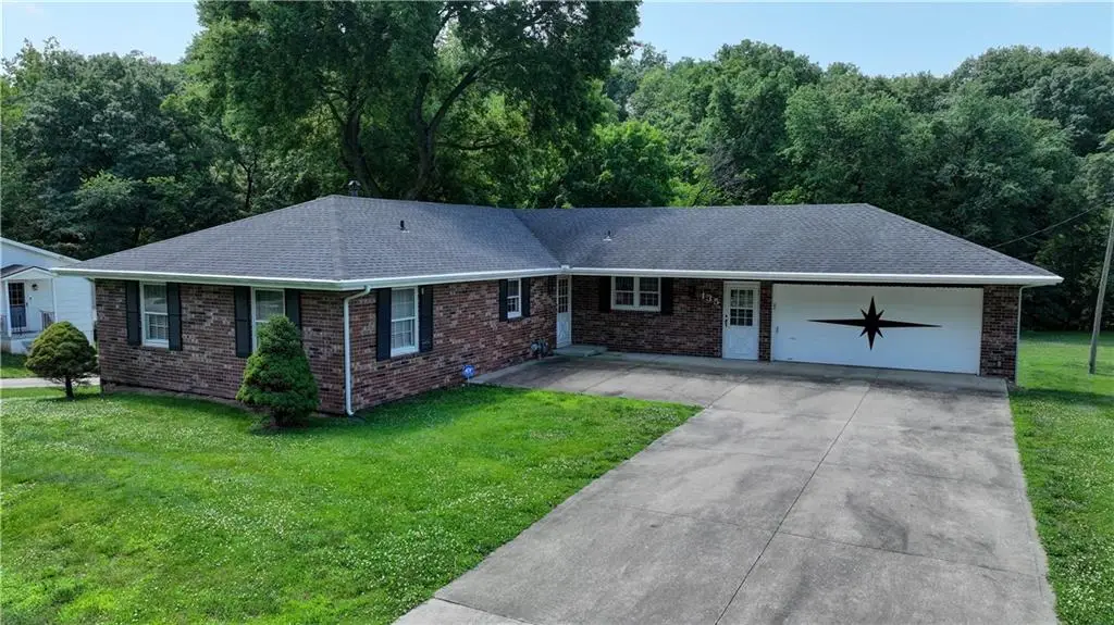 135 Walnut Street, Weston, MO 64098 - Image #1