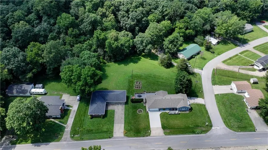 135 Walnut Street, Weston, MO 64098 - Image #2