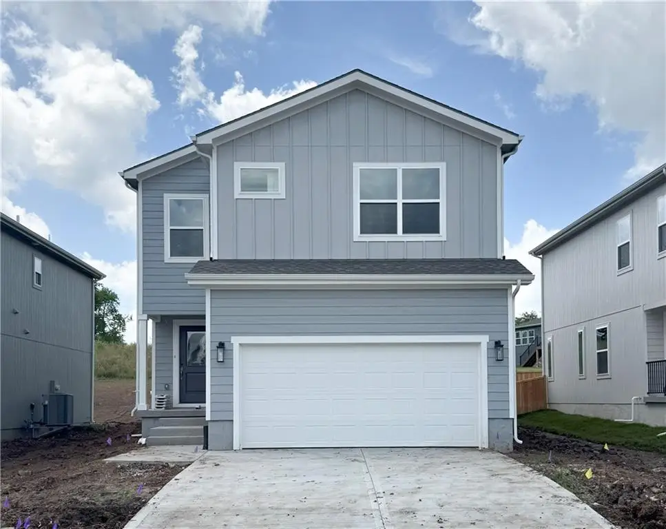 713 Glenn Circle, Raymore, MO 64083 - Image #1