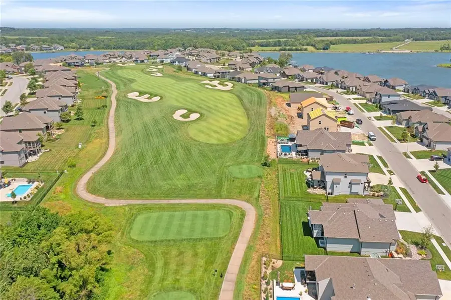 809 Bridgeshire Drive, Raymore, MO 64083 - #3