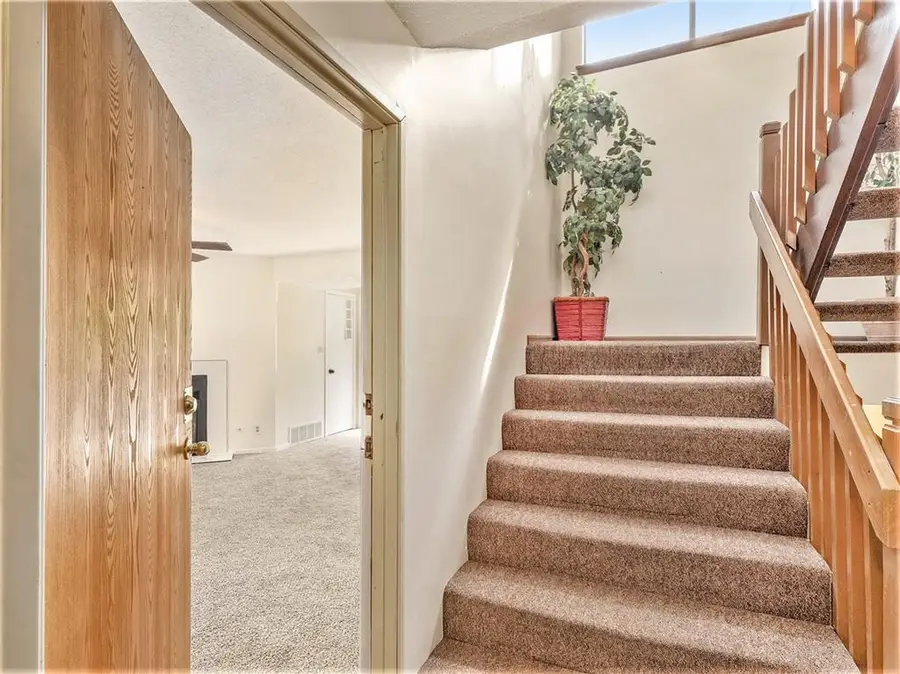 8153 Holmes #203 Road, Kansas City, MO 64131 - Image #3