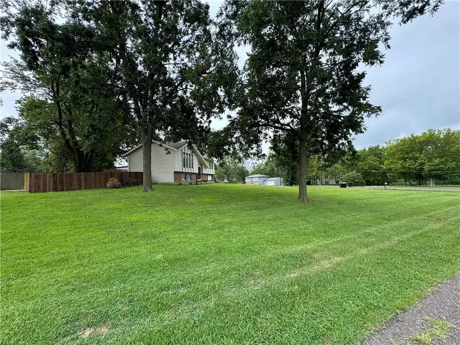 8021 SW 21st Terrace, Topeka, KS 66614 - Image #3