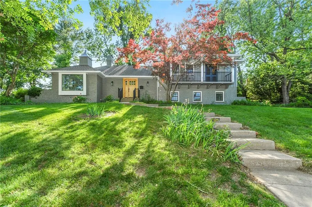 8410 Cherokee Lane, Leawood, KS 66206 - Image #1