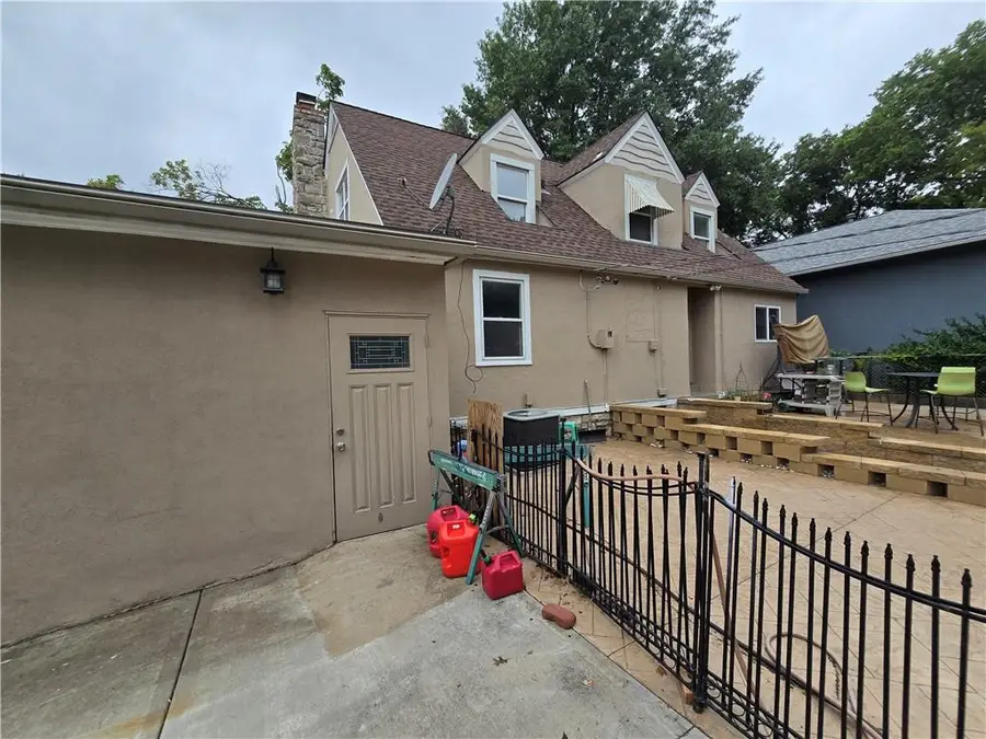 7445 Wyoming Street, Kansas City, MO 64114 - Image #3