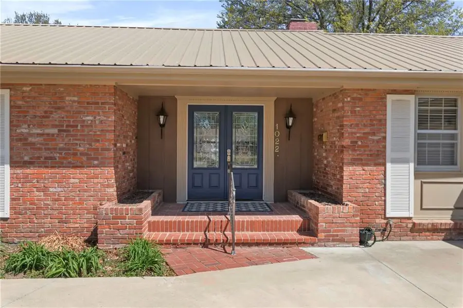 1022 S Larson Avenue, Chanute, KS 66720 - Image #2