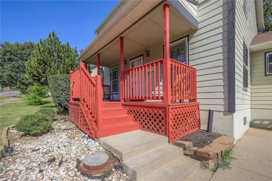 1610 E 37th Street, Kansas City, MO 64109 - Image #2