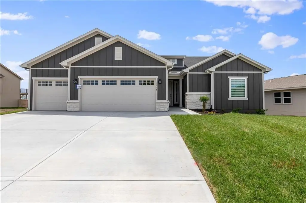 1526 N 162nd Circle, Basehor, KS 66007 - Image #1