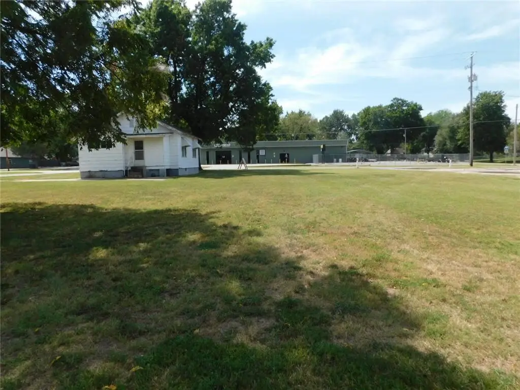 1002 W 4th Street, Pittsburg, KS 66762 - Image #1