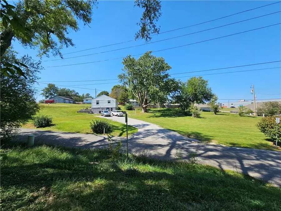 3837 Maplewood Drive, Saint Joseph, MO 64506 - #3