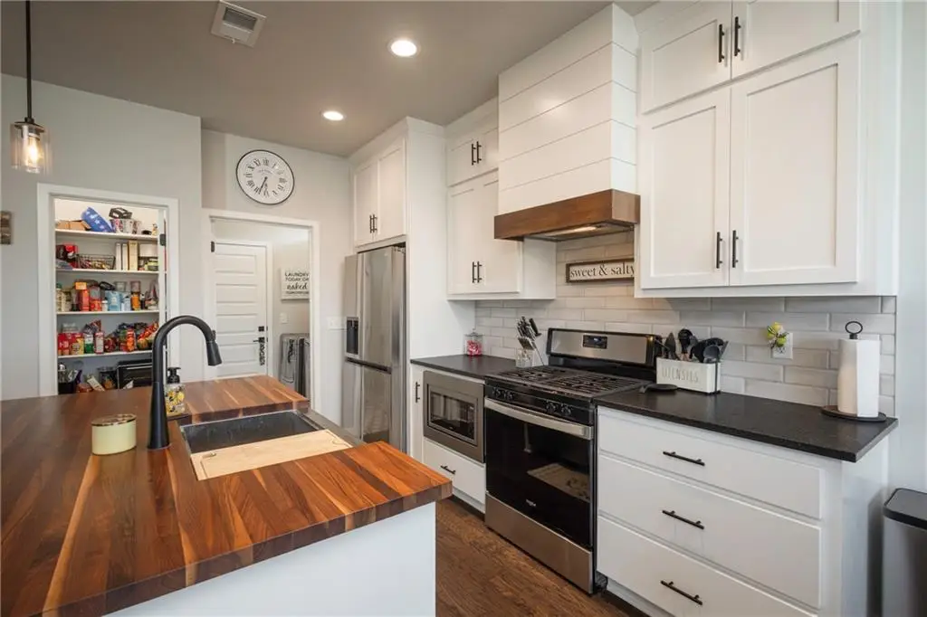 901 NW Hickorywood Drive, Grain Valley, MO 64029 - Image #1