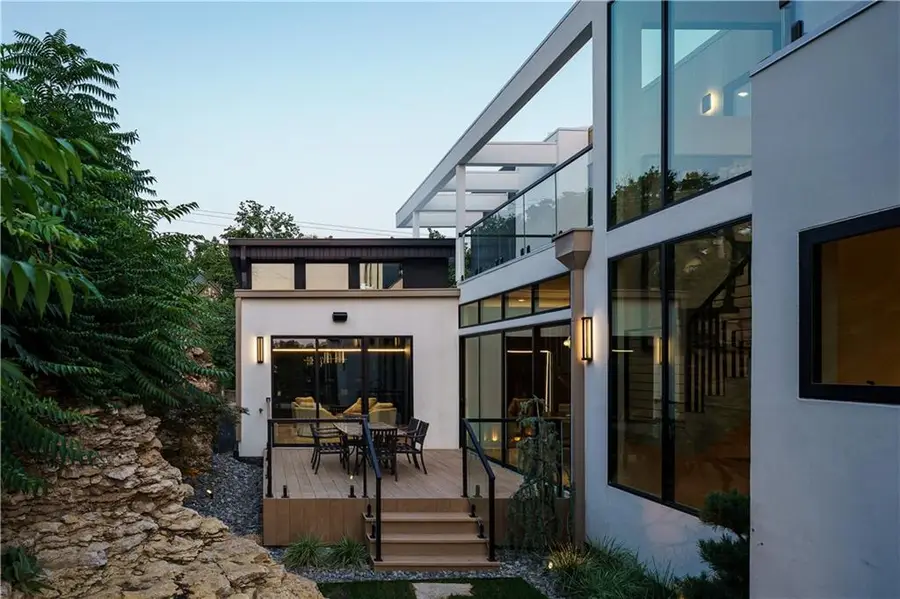 1812 Summit Street, Kansas City, MO 64108 - Image #2