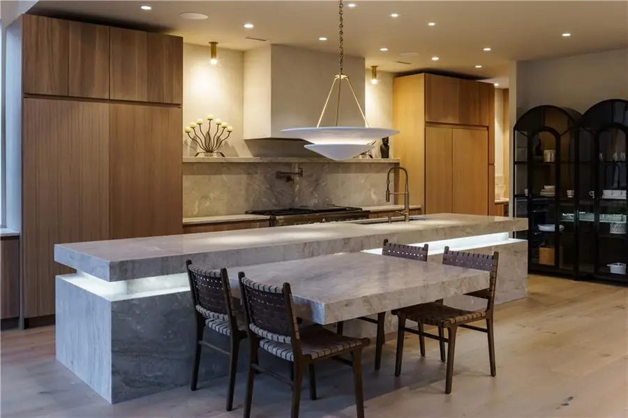 1812 Summit Street, Kansas City, MO 64108 - Image #3