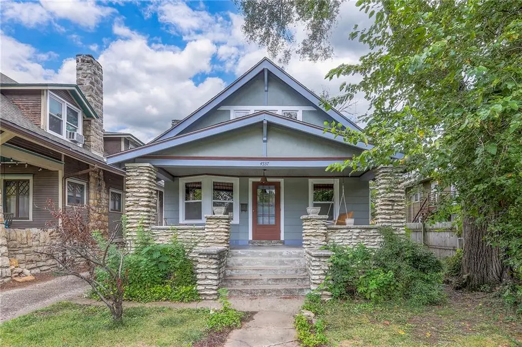 4537 Gillham Road, Kansas City, MO 64110 - Image #1