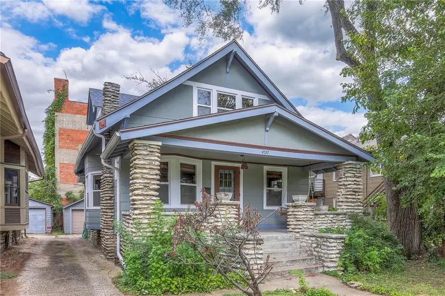 4537 Gillham Road, Kansas City, MO 64110 - Image #2