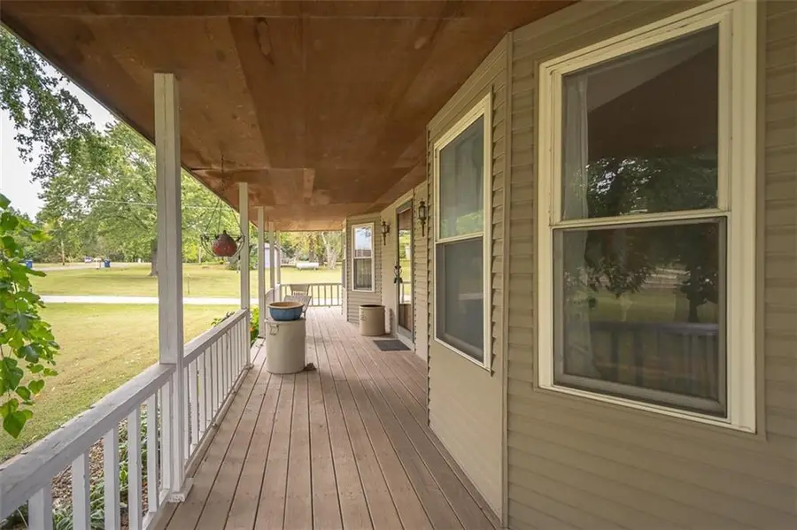 16015 Leavenworth Road, Basehor, KS 66007 - Image #2