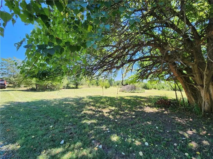 42 Iowa Drive, Linn Valley, KS 66040 - Image #2