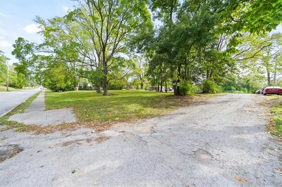 7341 Cleveland Avenue, Kansas City, MO 64132 - #2