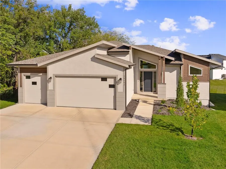 25102 W 90th Terrace, Lenexa, KS 66227 - Image #2