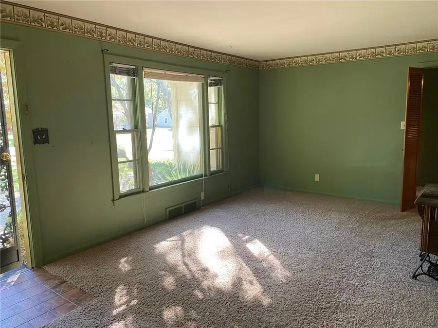 10202 E 68th Terrace, Raytown, MO 64133 - #2