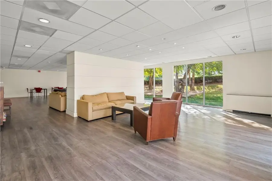 600 E 8th Street #2K, Kansas City, MO 64106 - Image #3