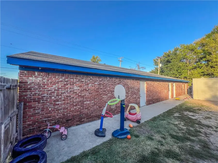 1201 S Willow Street, Coffeyville, KS 67337 - Image #3