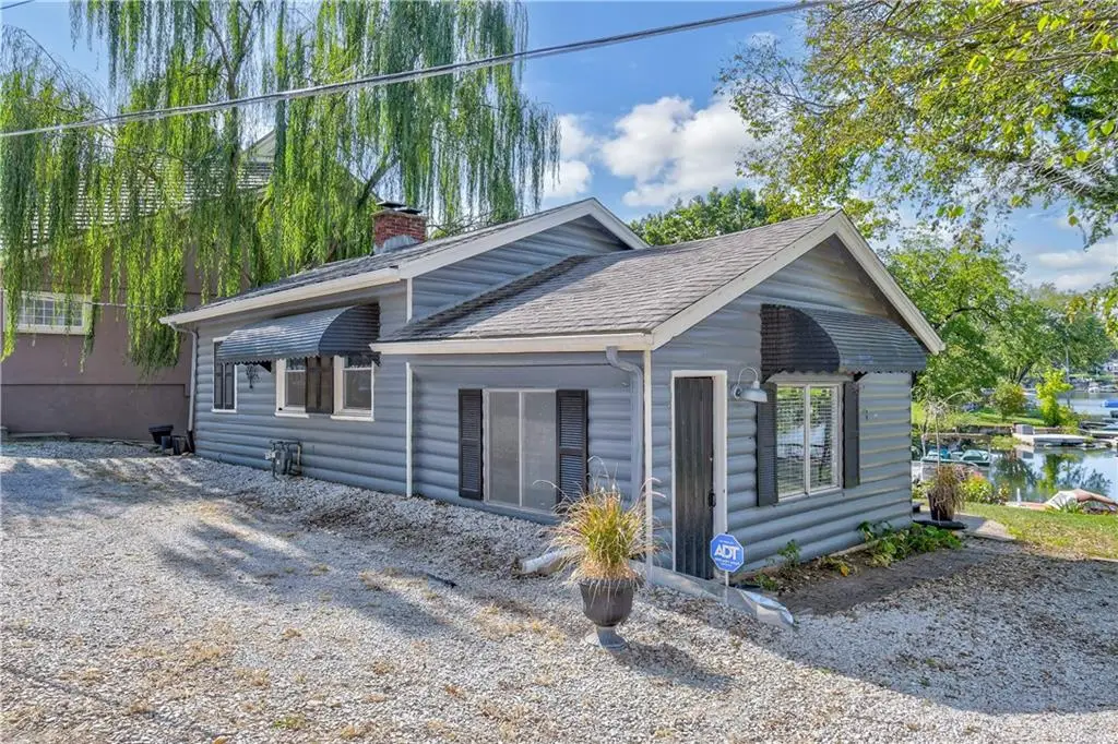 11 Emerald Shore Drive, Lake Tapawingo, MO 64015 - Image #1