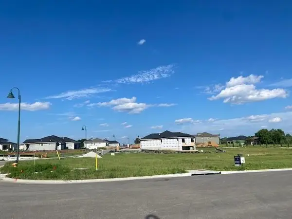 13611 Granada Drive, Leawood, KS 66224