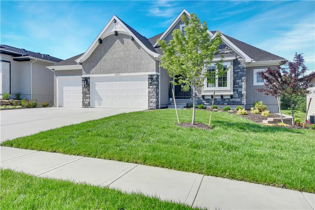 22063 W 100th Terrace, Lenexa, KS 66220 - Image #1