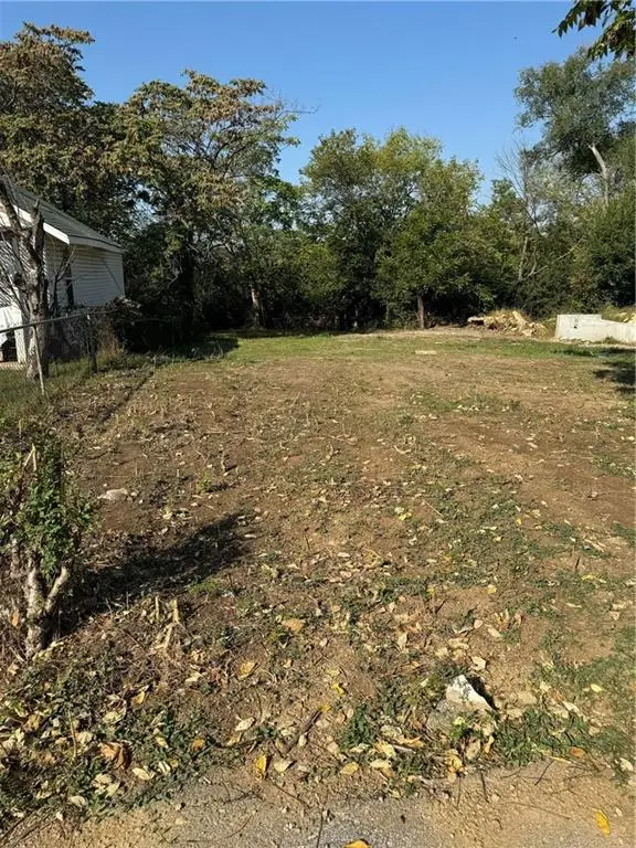 8452 Highland Avenue, Kansas City, MO 64131