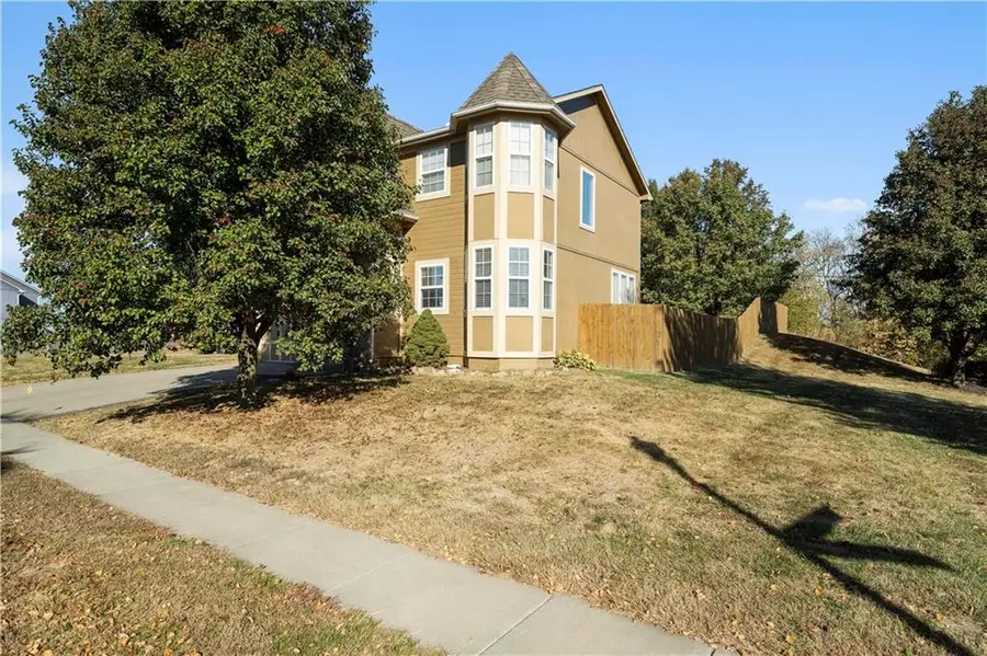 17924 Sunset Drive, Weston, MO 64098 - Image #3