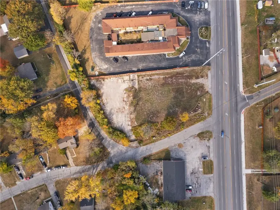 10305 E Us 40 Highway, Independence, MO 64055 - #2