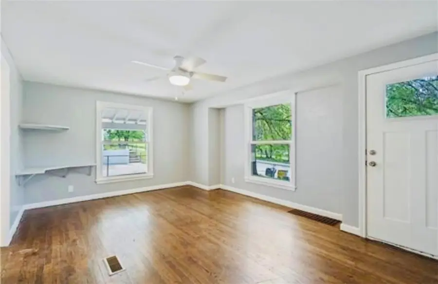 7516 Sni A Bar Road, Kansas City, MO 64129 - Image #2