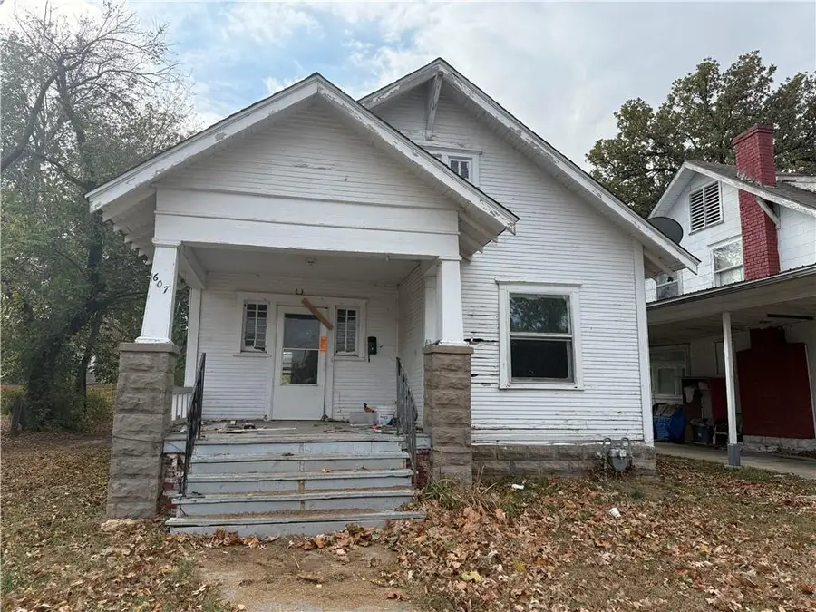 607 W 3rd Street, Coffeyville, KS 67337 - Image #2
