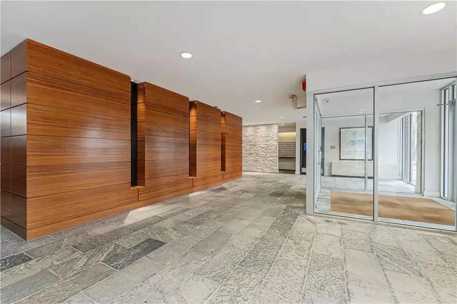 600 E 8th Street #4F, Kansas City, MO 64106 - Image #3